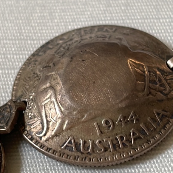 VTG WW2 early 1940’s Australian silver coin bracelet part domed - Picture 3 of 11
